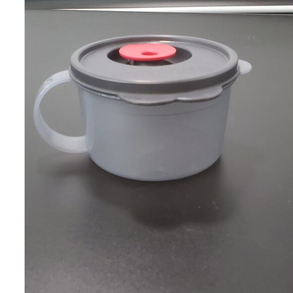 Tupperware 3155 Microwave 16 oz Soup Mug w/Vent Spout Lid 3156 Black & Smoke - Picture 2 of 5